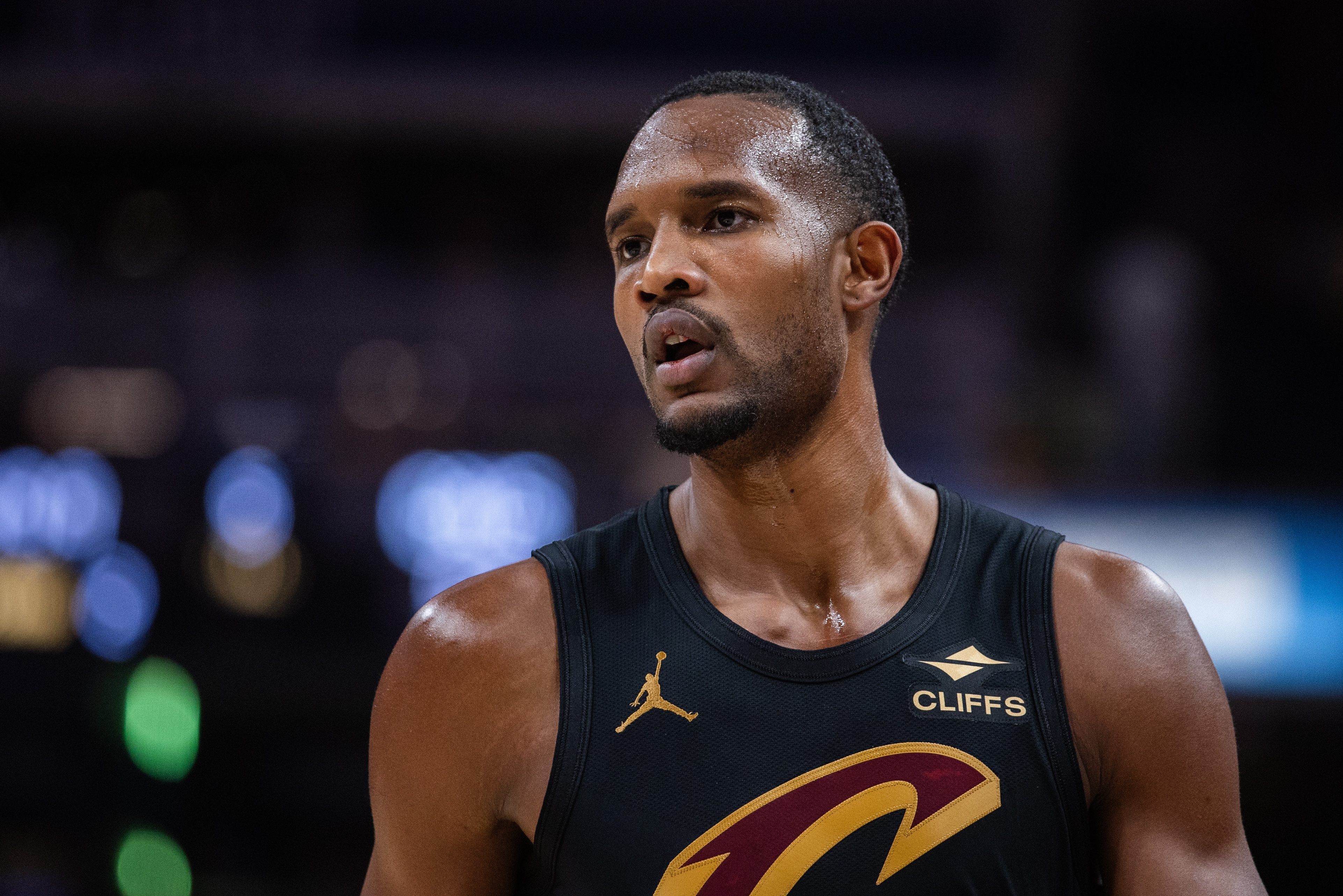 2026世界杯直播app官网下载入口-先发制人!莫布里勾手打中 骑士开场2分钟9-0打停国王